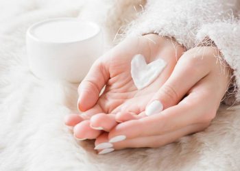 كم مرة نحتاج ترطيب كل منطقة في الجسم في اليوم ؟