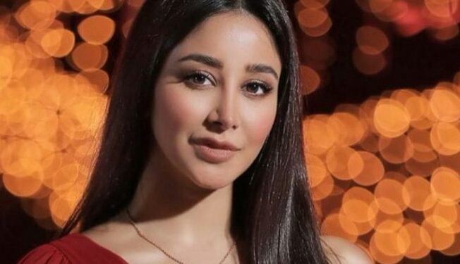ممثلة ومغنية سعودية دخلت عالم التصميم