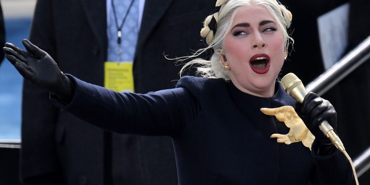 ليدي غاغا وجدت “حبها الغبي”