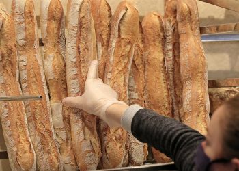 خبز الباغيت الفرنسي مرشح الى قائمة اليونسكو للتراث غير المادي