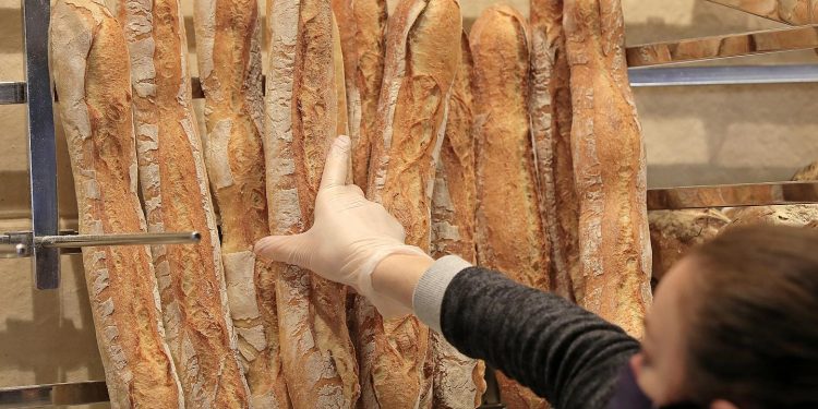 خبز الباغيت الفرنسي مرشح الى قائمة اليونسكو للتراث غير المادي