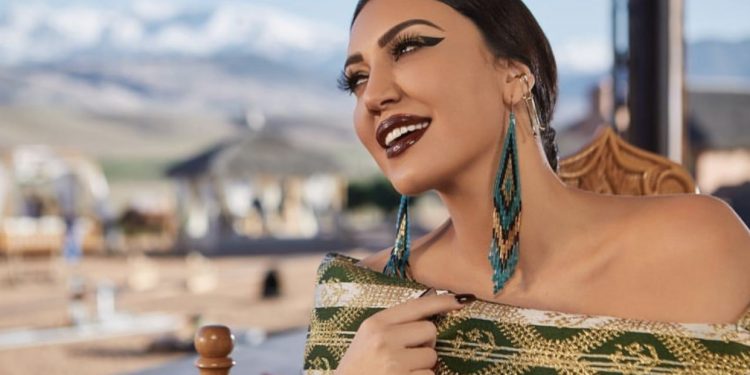 هكذا مررت “لمنور” رسالة لإعلام الجزائر عبر “يديرها الحب”