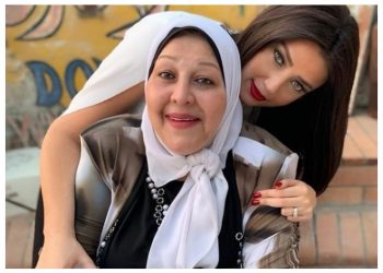 رضوى الشربيني تترحم على والدتها و لم تتقبل فراقها