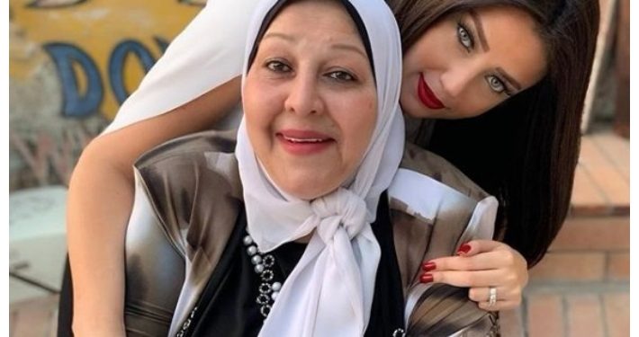 رضوى الشربيني تترحم على والدتها و لم تتقبل فراقها