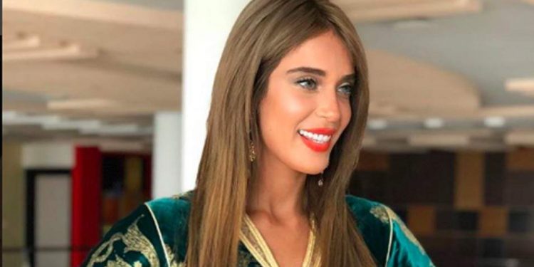 بالفيديو: كريمة غيت تروج أحدث أعمالها الغنائية