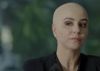سامية أقريو تحلق شعرها بالكامل لهذا السبب
