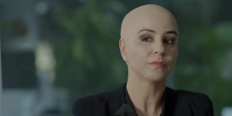 سامية أقريو تحلق شعرها بالكامل لهذا السبب