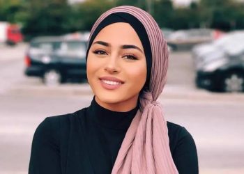 طريقة وضع ماكياج خفيف للمحجبات