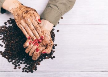 سكراب لتفتيح إسمرار اليدين