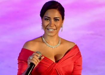 الفنانة المصرية شرين تعود إلى الفايسبوك بعد تعليقه لمدة عامين..