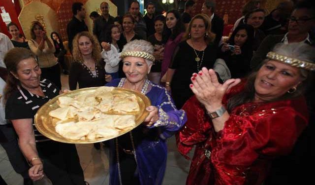 يهود مغاربة في اسرائيل يحتفلون ب “ميمونة “