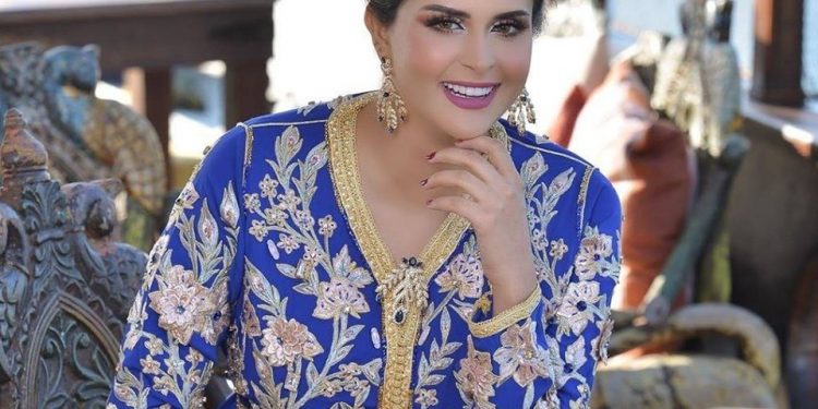 شقيقة الفنانة سلمى رشيد تدخل القفص الذهبي (صورة)