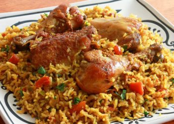 وصفات رمضان..أسرع طريقة لتحضير الأرز والدجاج بالخضار
