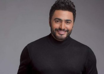 تامر حسني يحقق رقما قياسيا جديدا على مستوى العالم (صورة)