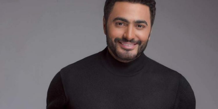 تامر حسني يحقق رقما قياسيا جديدا على مستوى العالم (صورة)