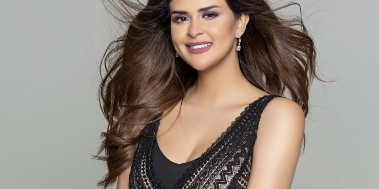 رفقة عائلتها..  سلمى رشيد تثير اعجاب المغاربة (صورة)