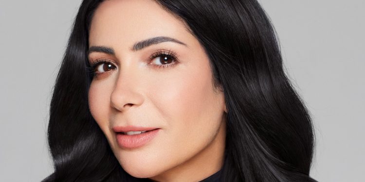 منى زكي تثير إعجاب النشطاء بسبب مشهد الولادة