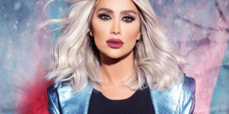 نجمات ومشاهير اختاروا إطلالات تتراوح قيمتها بين 300 و2000 درهم