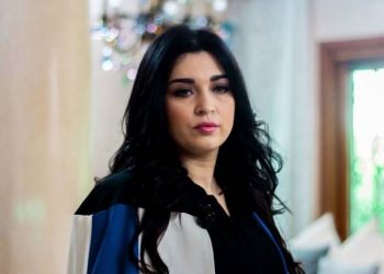 فرح الفاسي لجمهورها “بلا ماتكرهوني أنا مزاوكة”..