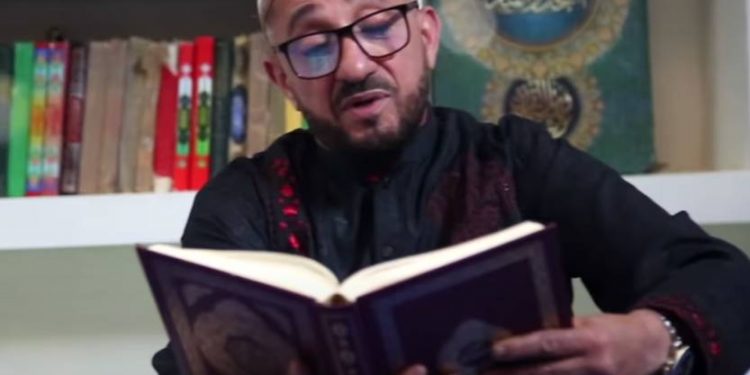 اَراء النشطاء حول أغنية الصنهاجي الدينية “أركان الإسلام” (فيديو)