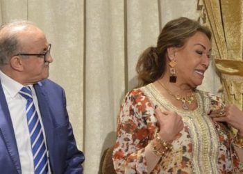 نزهة الركراكي :  عندما تطول العشرة بين الرجل والمرأة  يقل الحوار