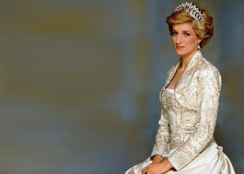 لأول مرة يعرض فستان زفاف الأميرة ديانا الشهير (صور)