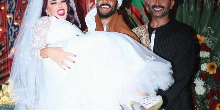 أحمد سعد يثير الجدل بسبب غنائه في حفل زفاف طليقته