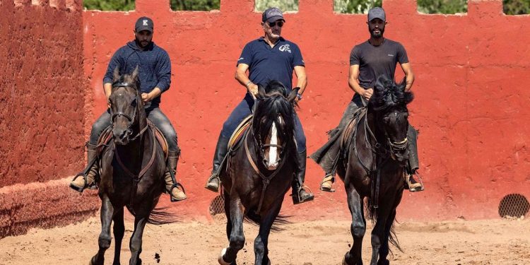 مروض الخيول العالمي جويل بروست يصور 3 أفلام عالمية جديدة بالمغرب