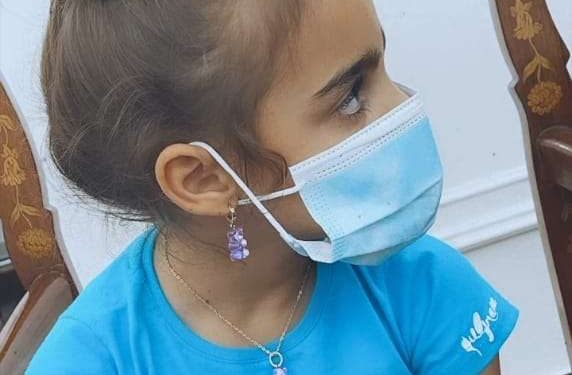 بسمة بوسيل تستفتي جمهورها حول شبه ابنتها