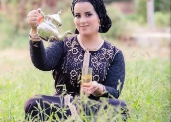 فاطمة شريقى مغربية نقلت اكلات الحريرة والشباكية الى مصر