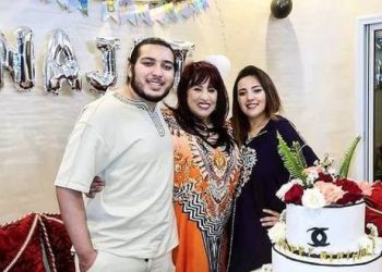 نجاة اعتابو تطفئ شمعتها الـ61 رفقة ابنيها