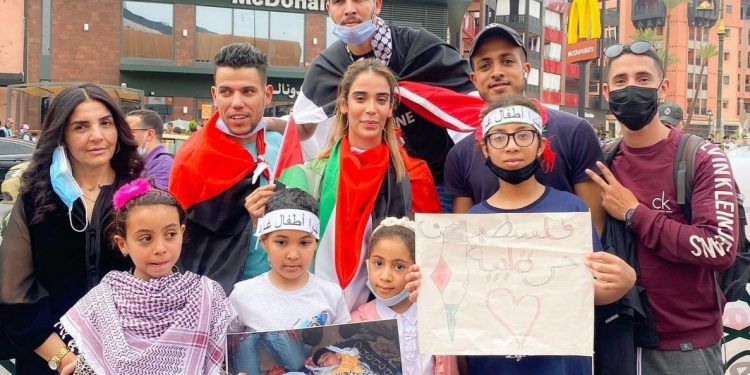 كريمة غيث تشارك في وقفة تضامنية مع الشعب الفلسطيني