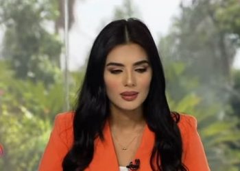 بالفيديو.. مذيعة الجزيرة تتعرض للإغماء على الهواء