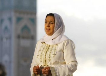 نعيمة سميح تعيش الروحانية الدينية