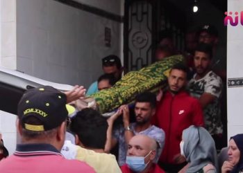 بالفيديو..بكاء وصياح أثناء نقل جثمان ابنة الممثلة نجاة الخطيب