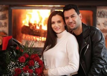 المغربية إيمان الباني لزوجها: “أنت الدنيا وما فيها”