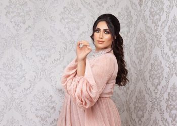 الدكتورة خلود تتعرض للهجوم بسبب طقم أسنان من الذهب الخالص
