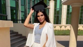 فيفي عبدو تحتفل بتخرج حفيدتها