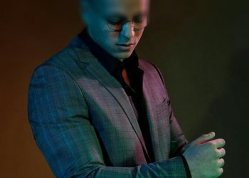 مؤثر مغربي يخلق الجدل لهذا السبب “صور”