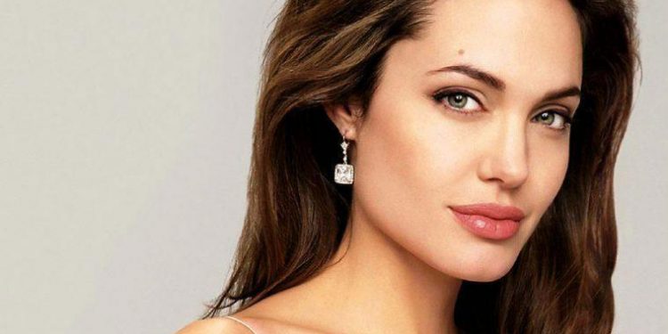 أنجلينا جولي تحقق انتصارا  في معركتها القضائية ضد براد بيت