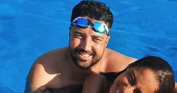 ابنة ابتسام بطمة في أول صورة رفقة أبيها ورواد مواقع التواصل يعلقون٠٠(صورة)