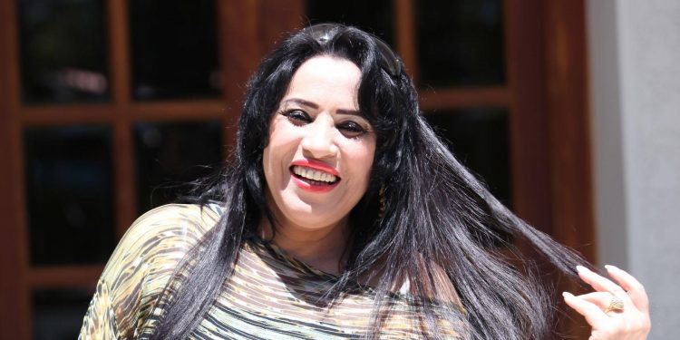 بالفيديو٠٠هكذا احتفلت نجاة عتابو بعيد العرش