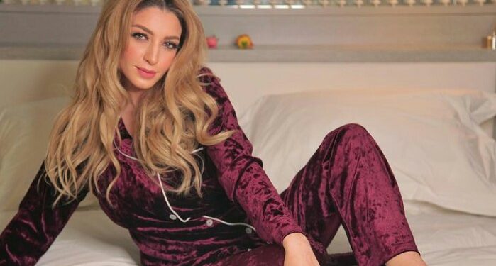 بعد ولادتها٠٠فنانة مغربية تتعرض للتنمر (صورة)
