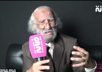 بالفيديو٠٠المسرحي العنقاوي يقطر الشموع: “كيخدمو مبتدئ ب 200 درهم ويخليونا حنا”