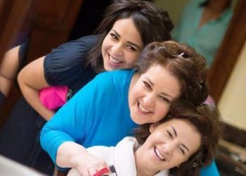 رسالة حزينة ومبكية من سميرة سعيد الى بنات دلال عبد العزيز