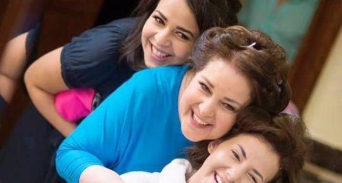 رسالة حزينة ومبكية من سميرة سعيد الى بنات دلال عبد العزيز