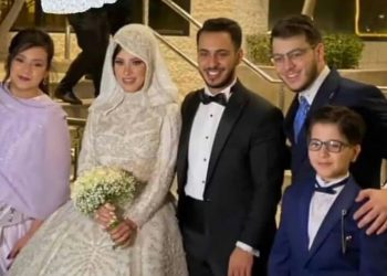 بالصور..نجم طيور الجنة يدخل القفص الذهبي