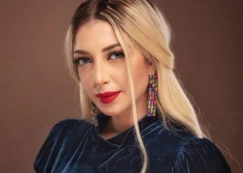 بالفيديو٠٠مدونة مغربية تحصل على 80 مليون في حسابها البنكي بالخطأ “وليت ملعقة”