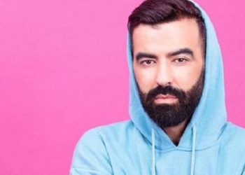 بالصورة فنان مغربي يعلق: “التمنر على مايحدث بين المغرب والجزائر سوف يزيد إشعال نار الفتنة٠٠اسكتوا”