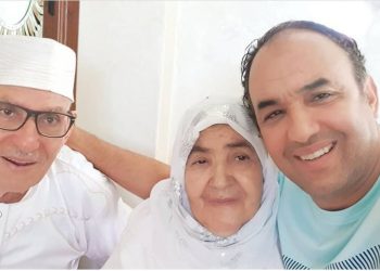 رشيد الوالي والبر بالوالدين “لفرحة فقلبي حيت باقين حدايا”
